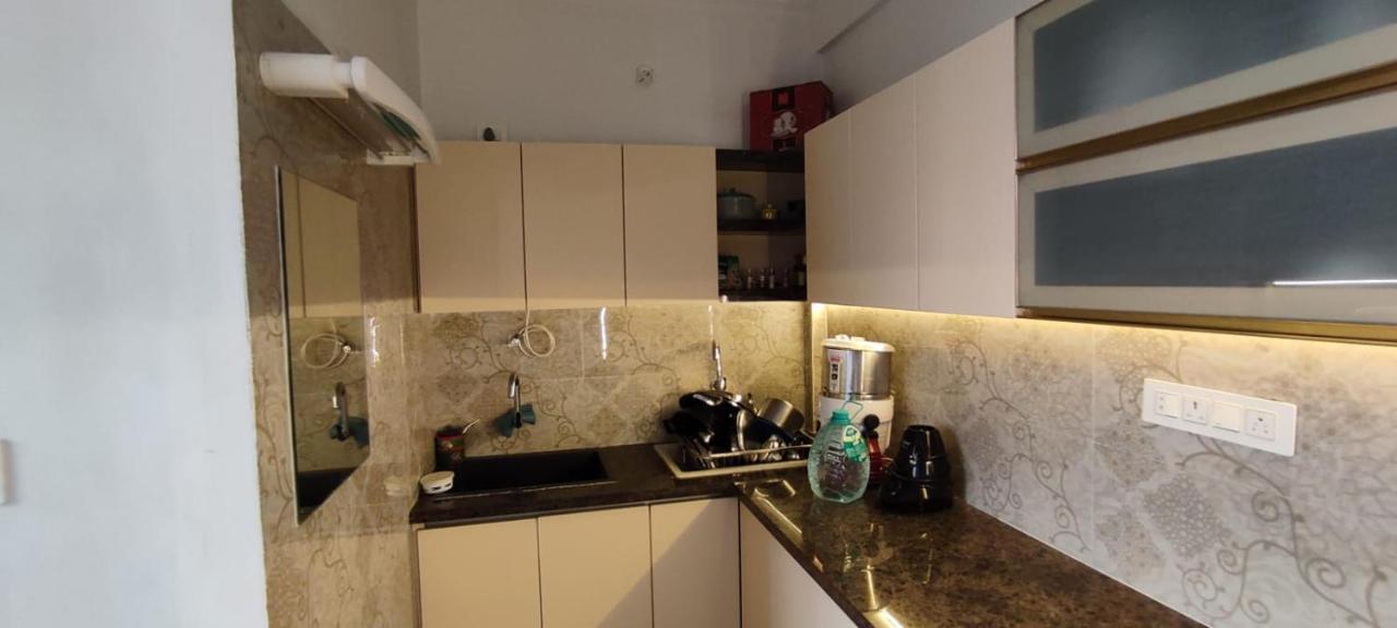 Rvr Abode -Private Rooms Бангалор Екстериор снимка