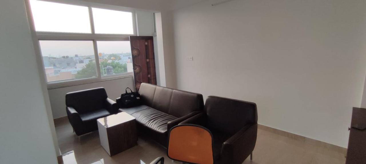 Rvr Abode -Private Rooms Бангалор Екстериор снимка