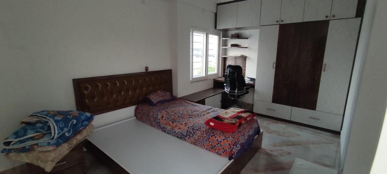 Rvr Abode -Private Rooms Бангалор Екстериор снимка