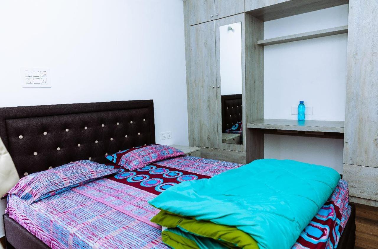 Rvr Abode -Private Rooms Бангалор Екстериор снимка