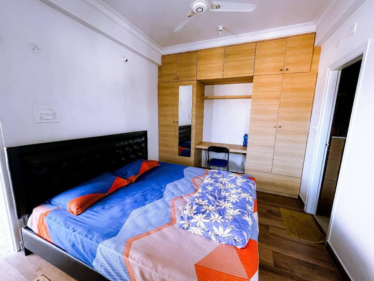 Rvr Abode -Private Rooms Бангалор Екстериор снимка
