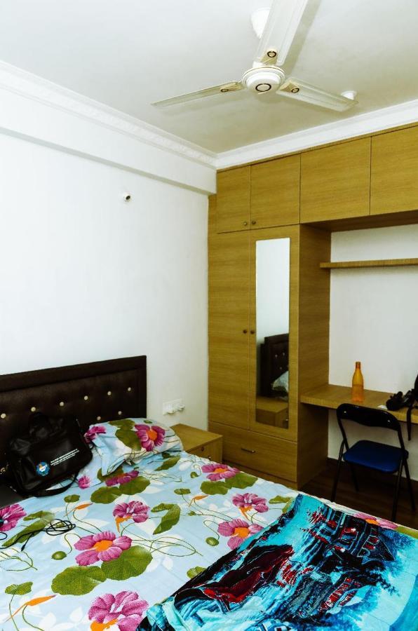 Rvr Abode -Private Rooms Бангалор Екстериор снимка