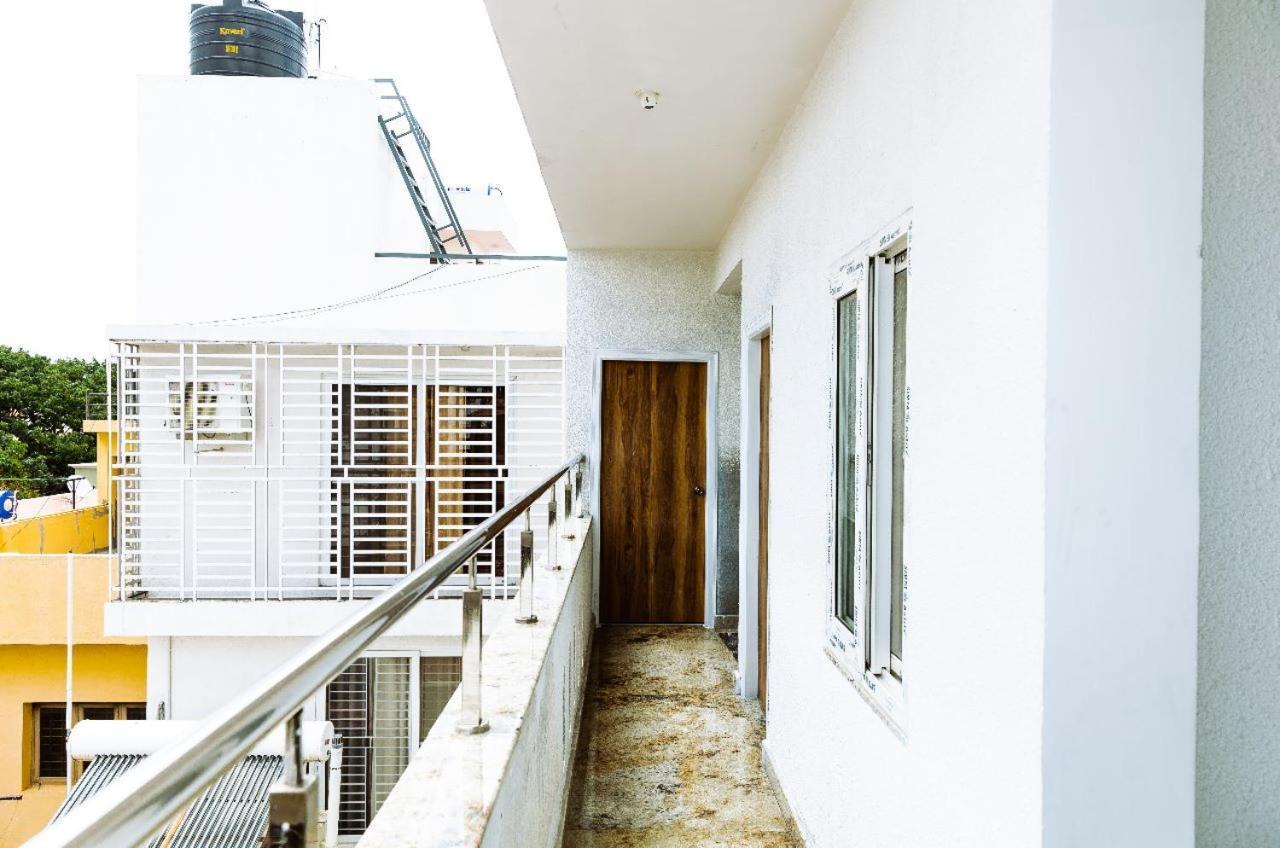 Rvr Abode -Private Rooms Бангалор Екстериор снимка