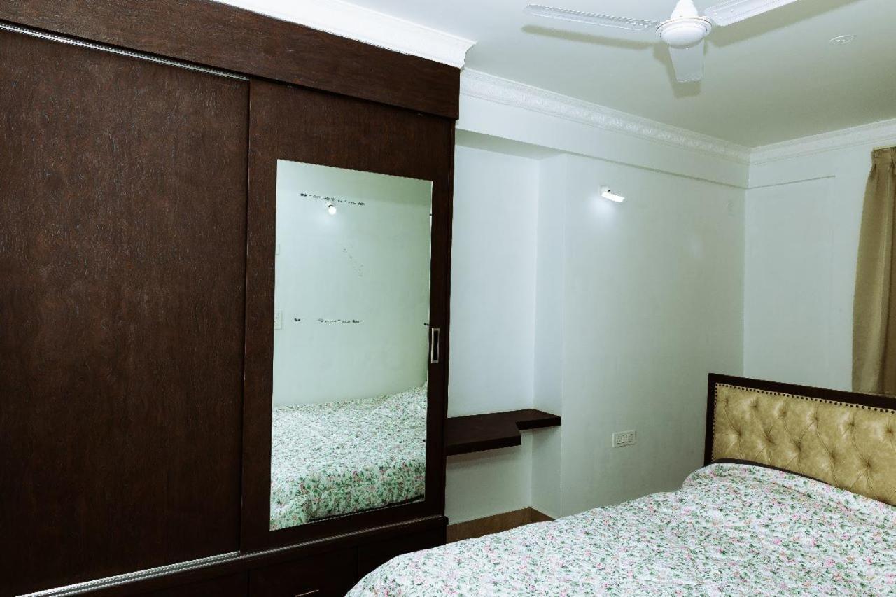 Rvr Abode -Private Rooms Бангалор Екстериор снимка
