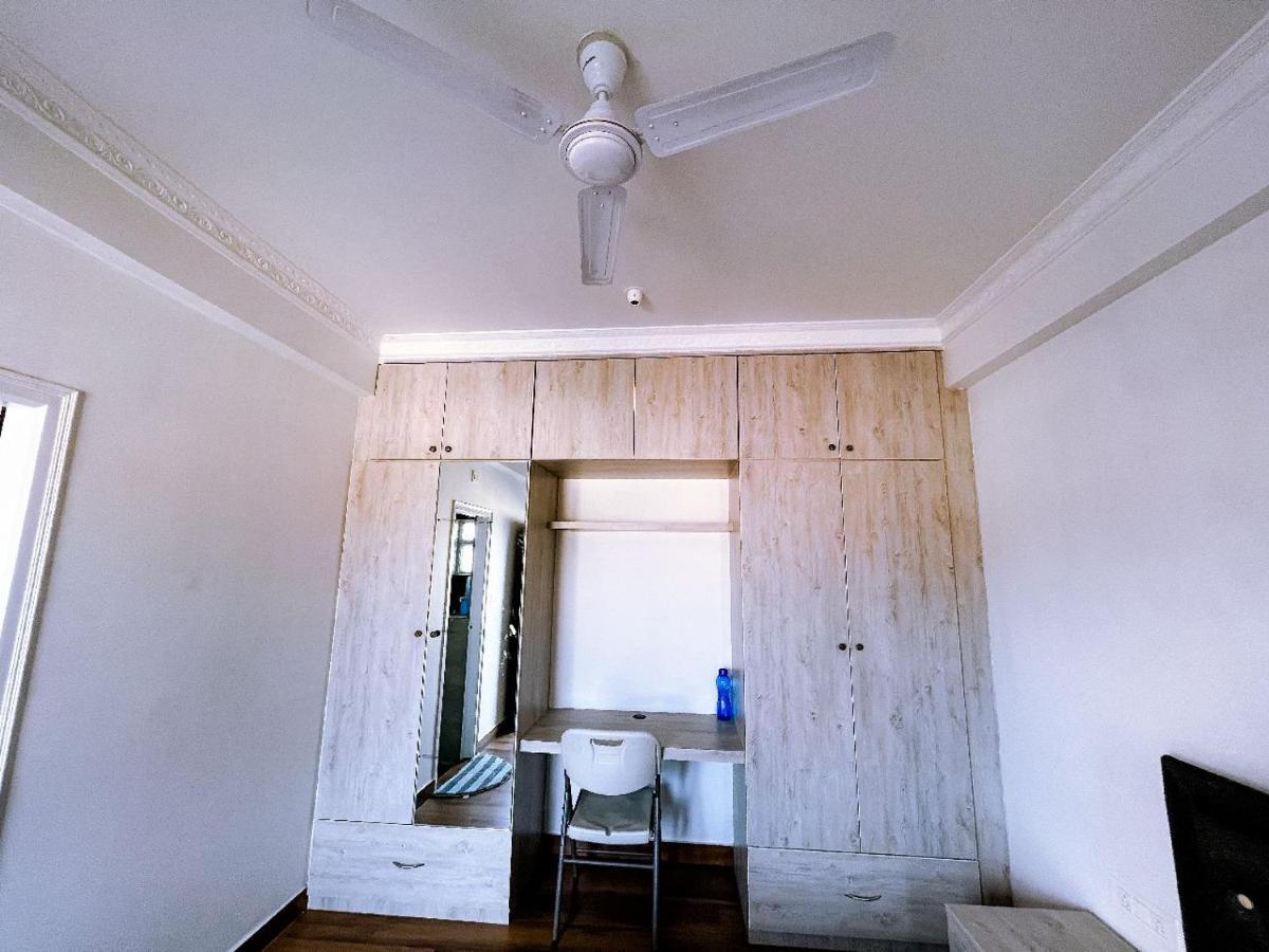 Rvr Abode -Private Rooms Бангалор Екстериор снимка