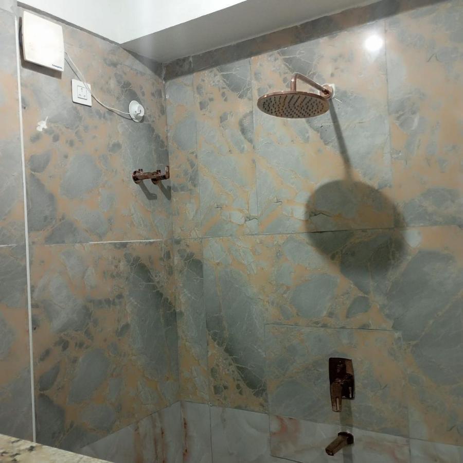 Rvr Abode -Private Rooms Бангалор Екстериор снимка