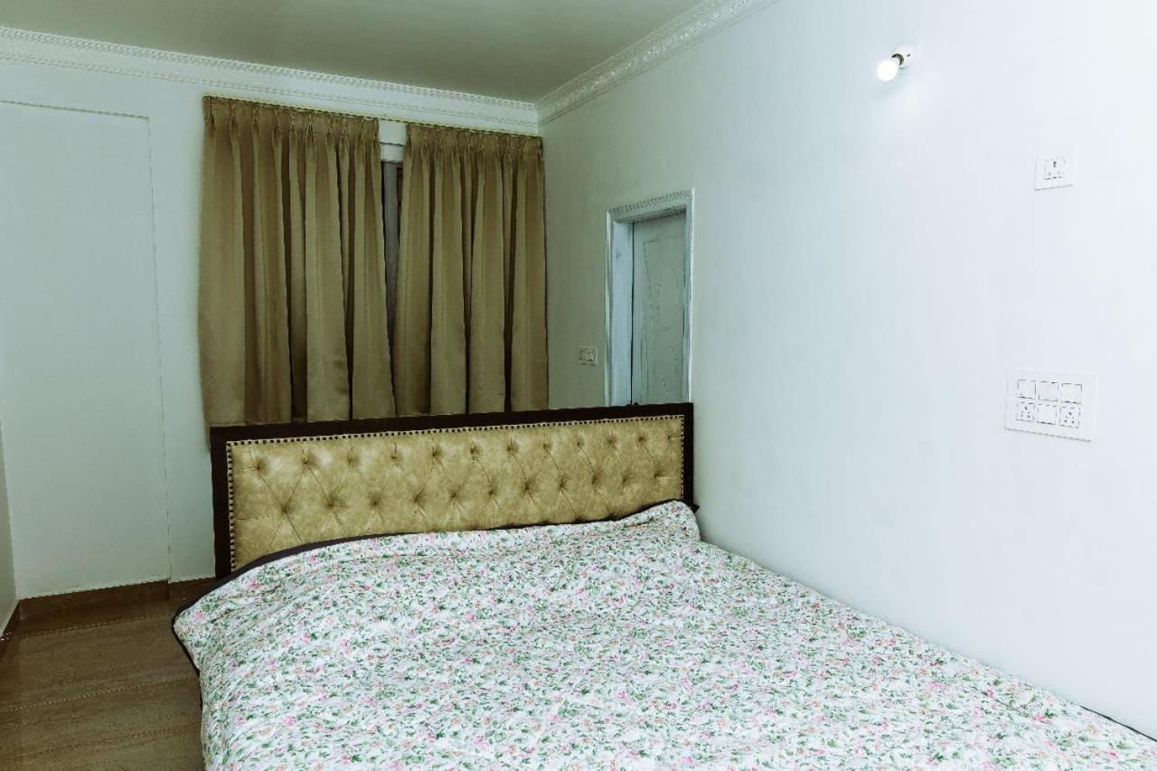 Rvr Abode -Private Rooms Бангалор Екстериор снимка