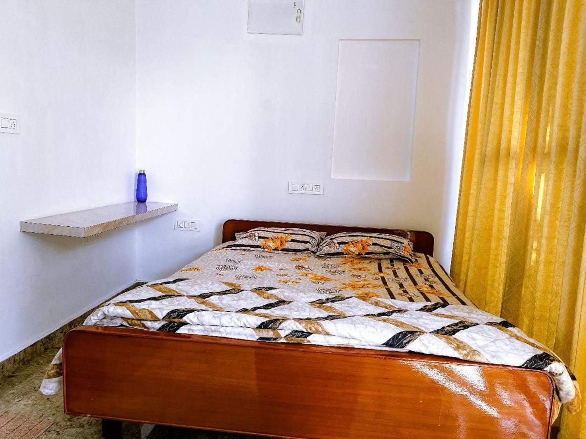 Rvr Abode -Private Rooms Бангалор Екстериор снимка