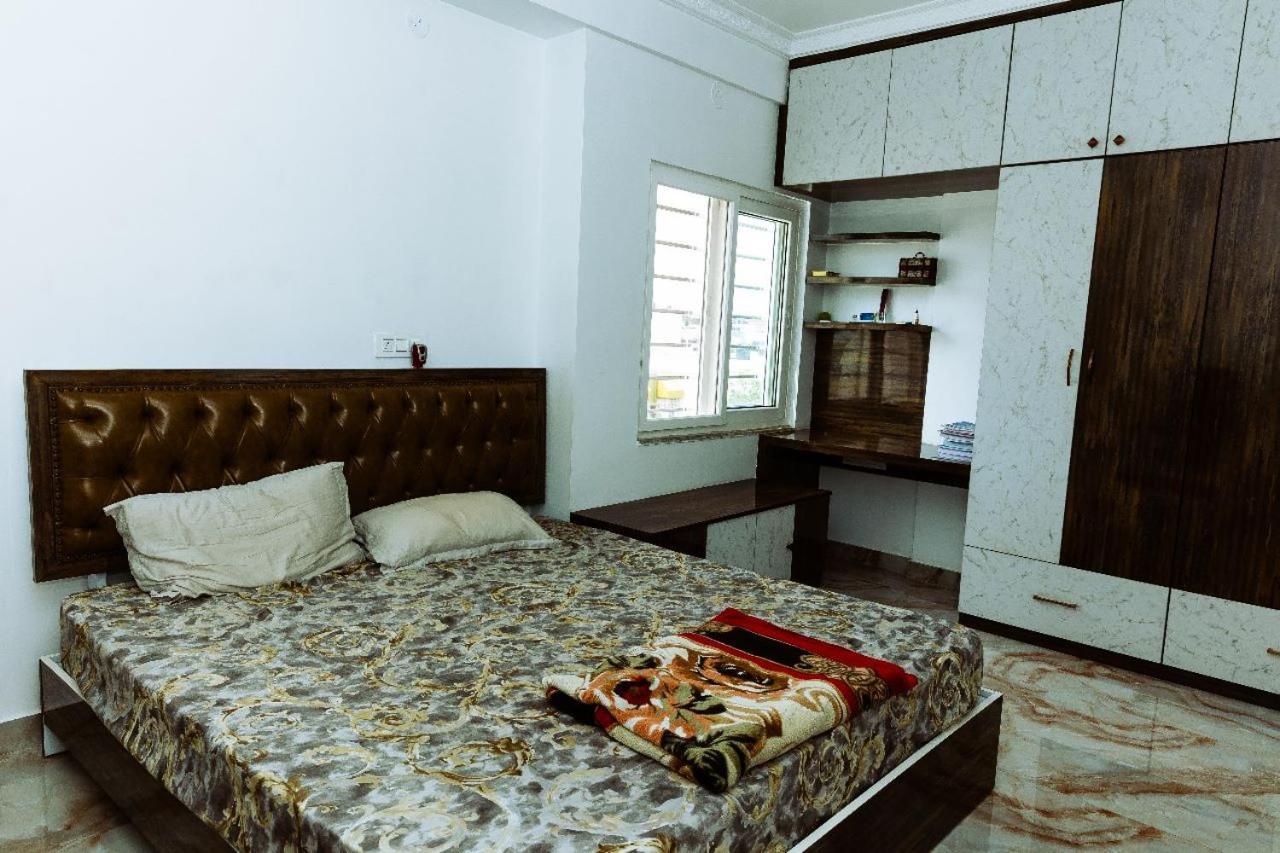 Rvr Abode -Private Rooms Бангалор Екстериор снимка